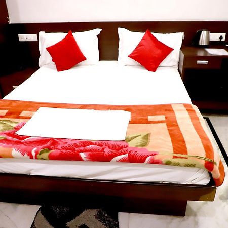 Hotel River View Khagaria Ngoại thất bức ảnh