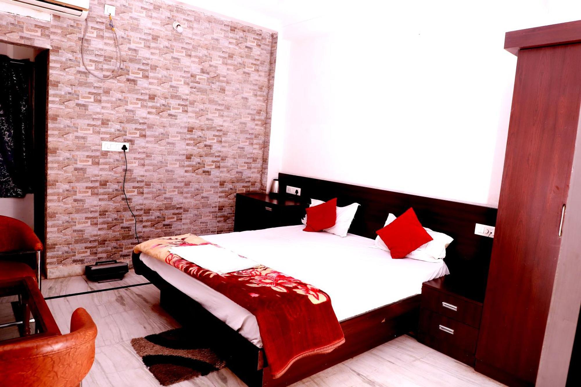 Hotel River View Khagaria Ngoại thất bức ảnh